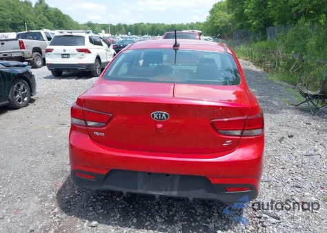2018 Kia Rio S z USA, uszkodzony, nr VIN 3KPA24ABXJE098260